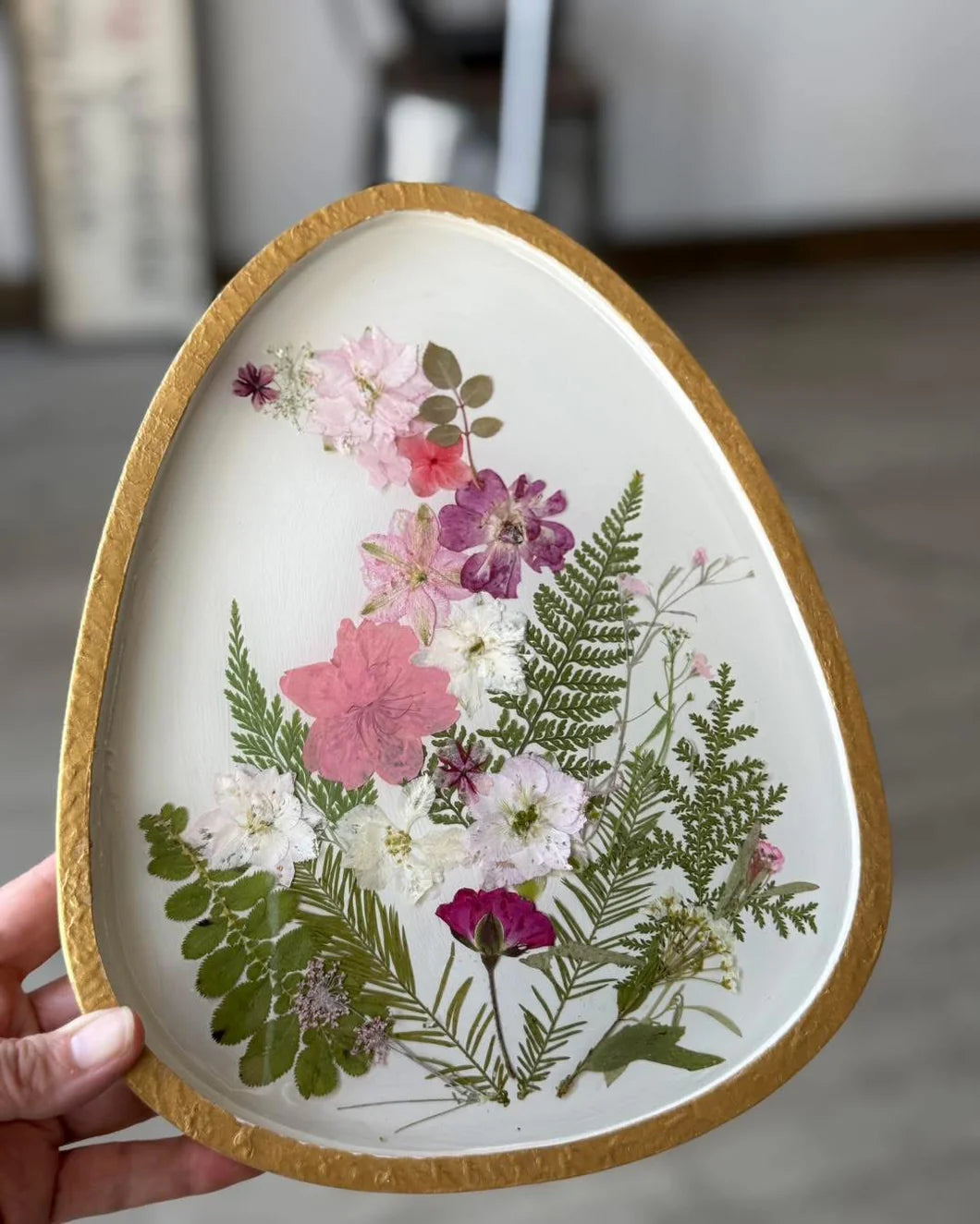 01/19/26 (MON@12pm OR 4pm) Public Workshop - Pressed Flower Resin Trays/Board - Open Pour