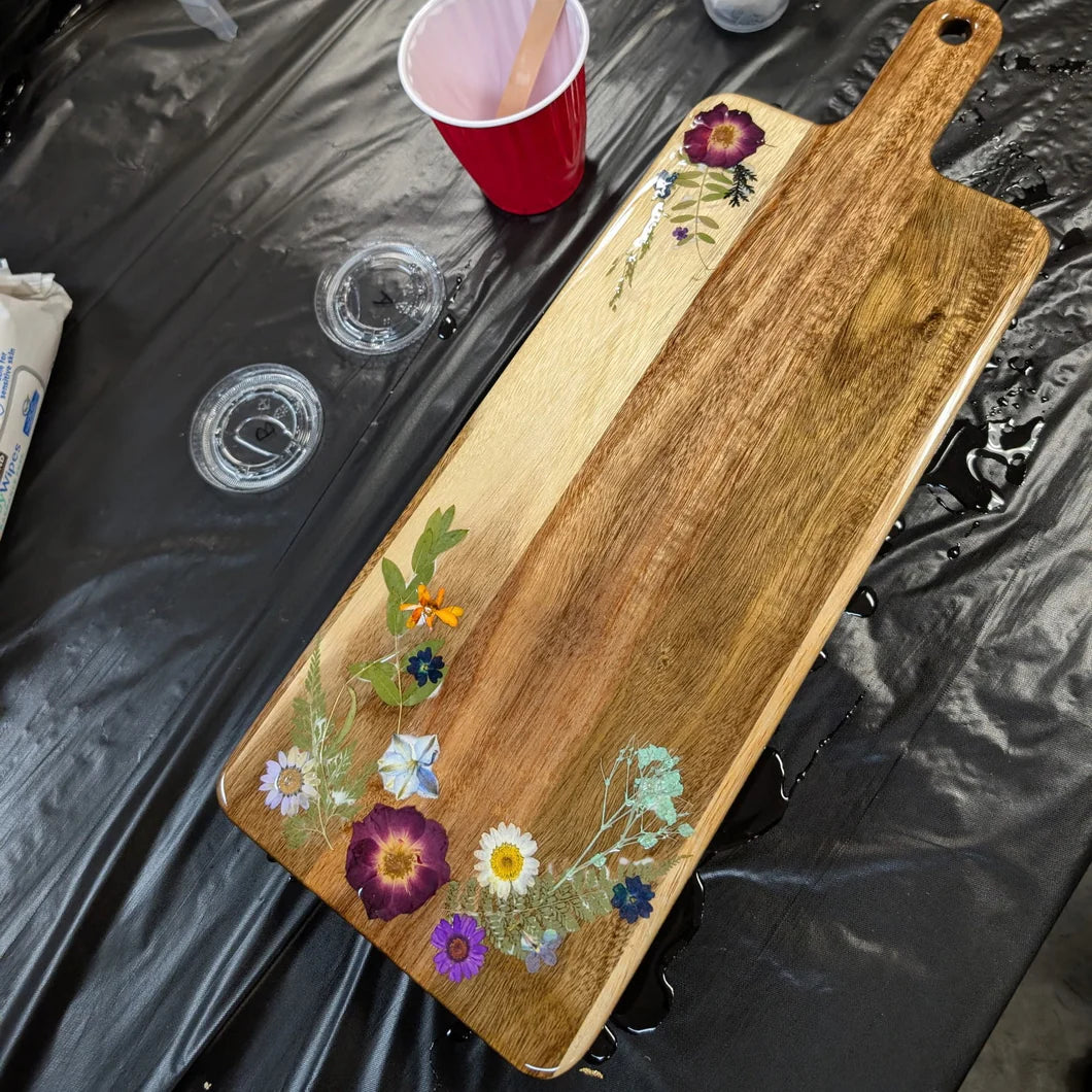 01/19/26 (MON@12pm OR 4pm) Public Workshop - Pressed Flower Resin Trays/Board - Open Pour