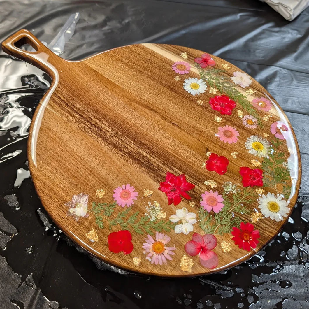 01/19/26 (MON@12pm OR 4pm) Public Workshop - Pressed Flower Resin Trays/Board - Open Pour