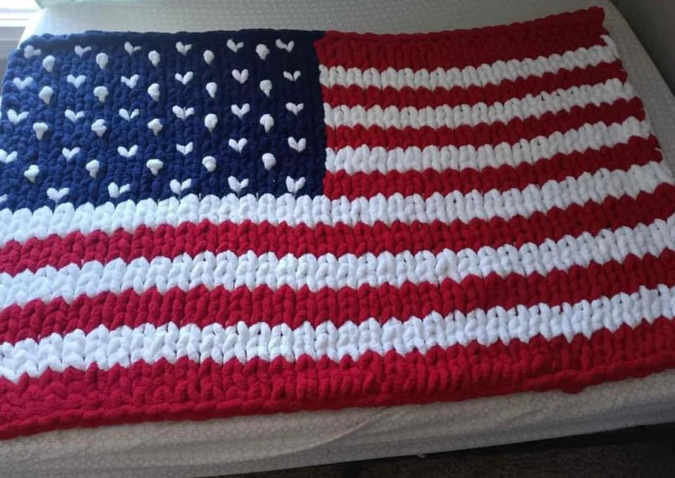 06/13/26 (Sat@11am) 🇺🇸 Chunky Knit Blanket Workshop – American Flag Design (Copy)